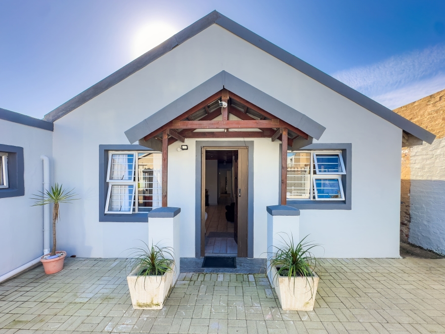 3 Bedroom Property for Sale in Protea Village Western Cape